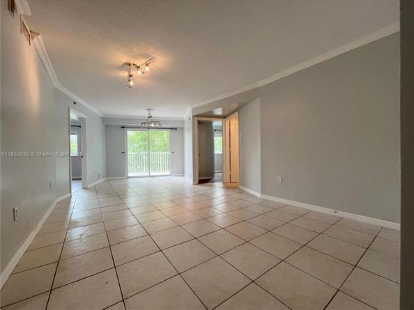 2415 NW 16th St Rd 3031, Miami FL 33125