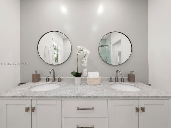 410 S Shore Dr, Miami Beach FL 33141