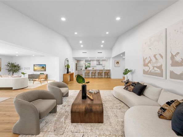 410 S Shore Dr, Miami Beach FL 33141