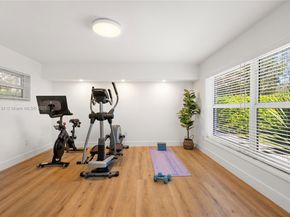 410 S Shore Dr, Miami Beach FL 33141
