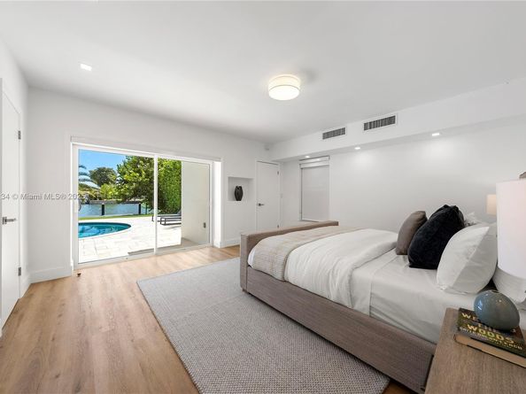 410 S Shore Dr, Miami Beach FL 33141