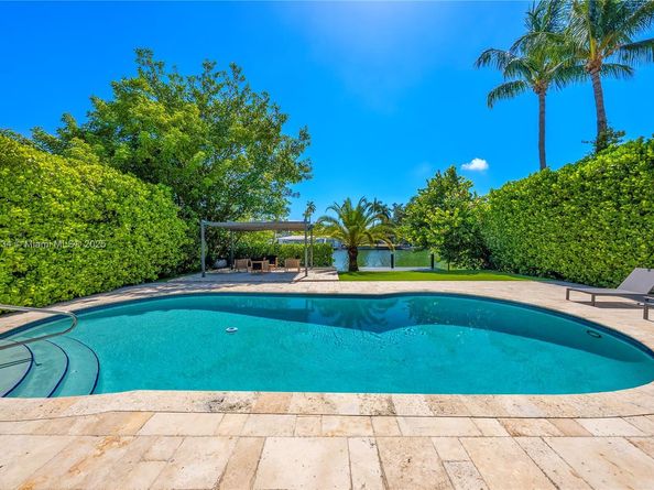 410 S Shore Dr, Miami Beach FL 33141