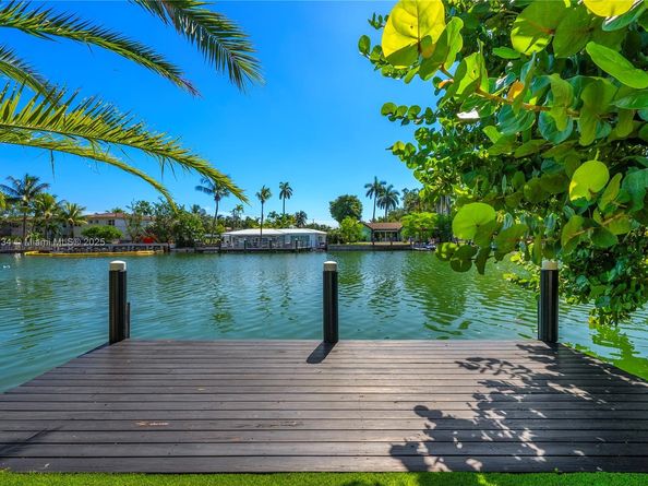 410 S Shore Dr, Miami Beach FL 33141