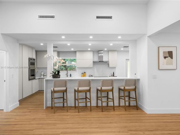 410 S Shore Dr, Miami Beach FL 33141