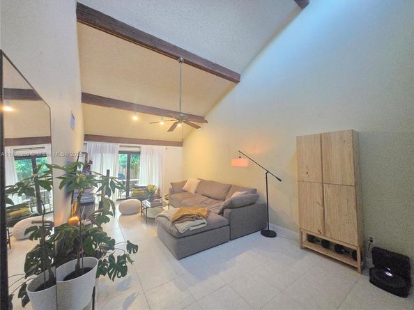 1757 NW 74th Ave 15, Plantation FL 33313