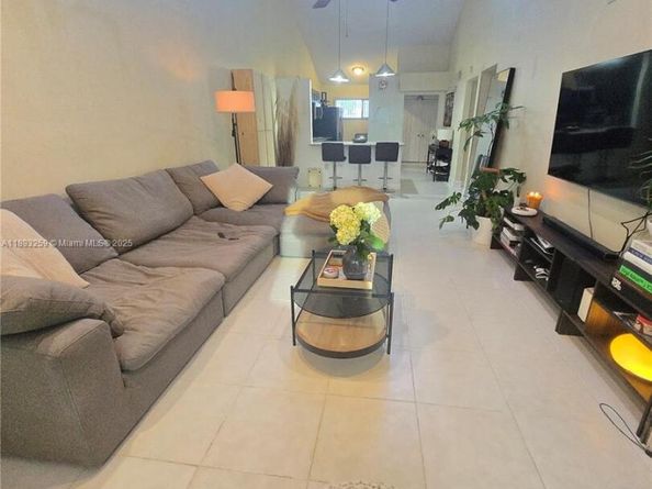 1757 NW 74th Ave 15, Plantation FL 33313