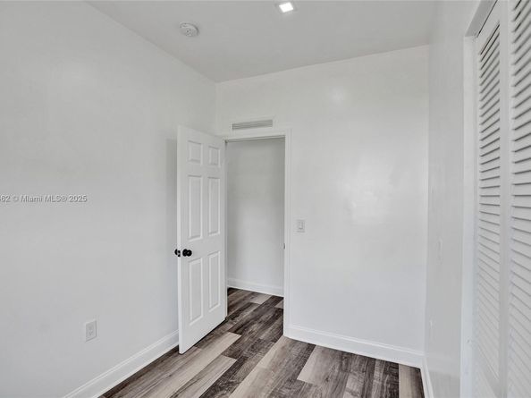 2137 SW 4th St, Miami FL 33135