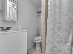 2490 NW 59th St, Miami FL 33142