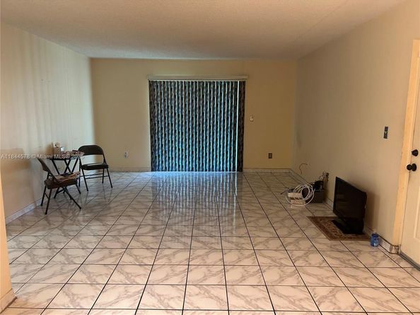 1940 NW 119th St 803, Miami FL 33167