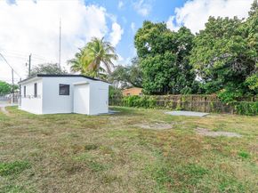 3621 SW 48th Ave, West Park FL 33023
