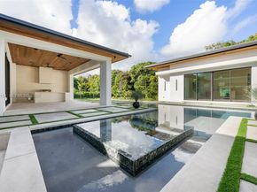 7725 SW 114th St, Pinecrest FL 33156