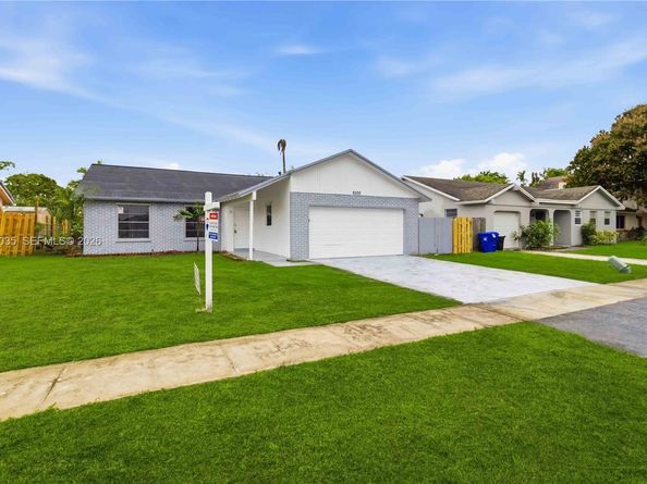8500 SW 20th St, North Lauderdale FL 33068
