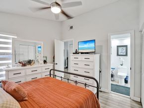 14970 SW 49th Ln 2G, Miami FL 33185