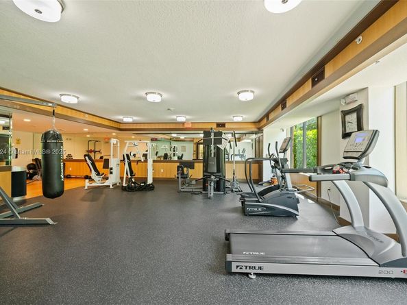 3530 SW 22nd St 614, Miami FL 33145