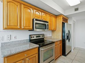 3530 SW 22nd St 614, Miami FL 33145