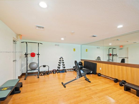 3530 SW 22nd St 614, Miami FL 33145
