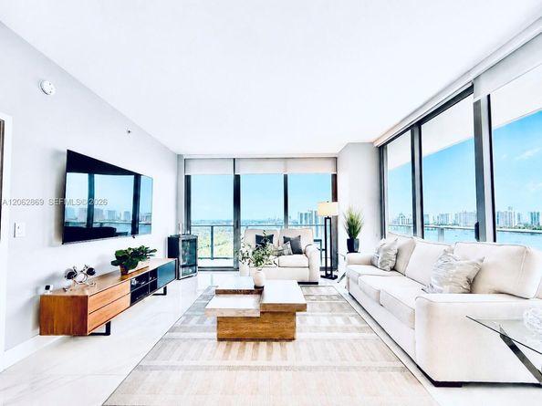 16385 Biscayne Blvd 2007, North Miami Beach FL 33160
