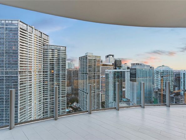 300 Biscayne Blvd Way 4007, Miami FL 33130