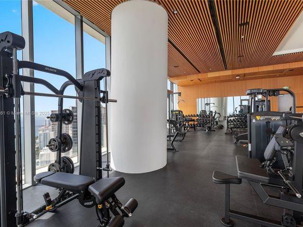 300 Biscayne Blvd Way 4007, Miami FL 33130