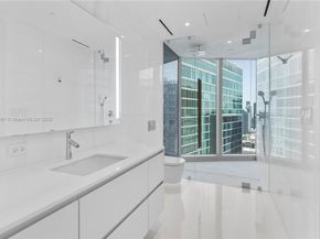 300 Biscayne Blvd Way 4007, Miami FL 33130