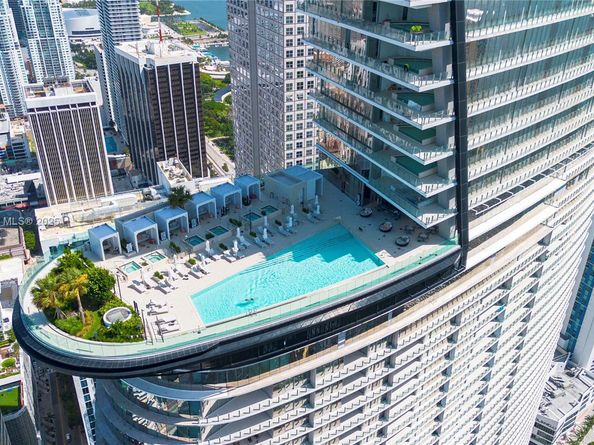 300 Biscayne Blvd Way 4007, Miami FL 33130