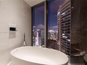 300 Biscayne Blvd Way 4007, Miami FL 33130