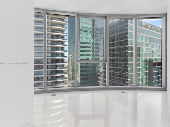 300 Biscayne Blvd Way 4007, Miami FL 33130