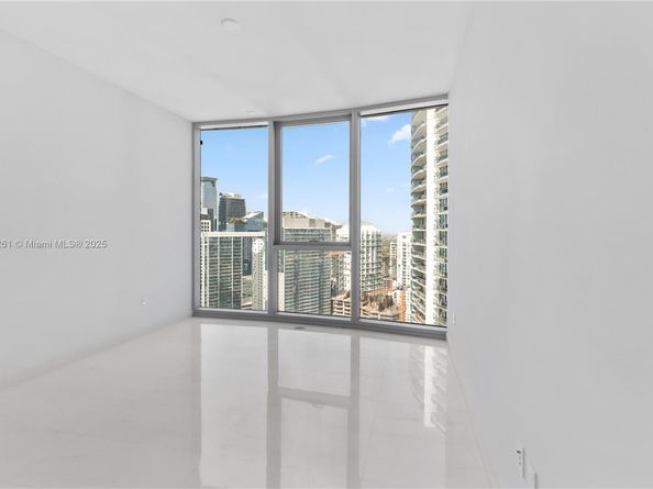 300 Biscayne Blvd Way 4007, Miami FL 33130