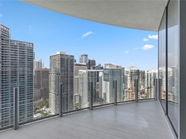 300 Biscayne Blvd Way 4007, Miami FL 33130