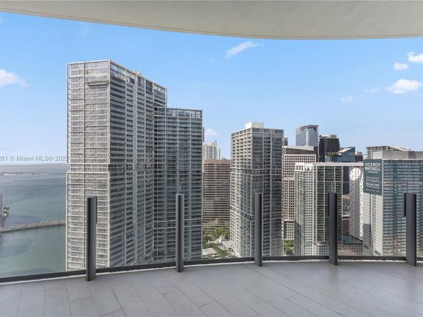 300 Biscayne Blvd Way 4007, Miami FL 33130