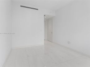 300 Biscayne Blvd Way 4007, Miami FL 33130