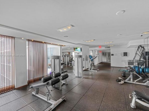 335 S Biscayne Blvd LPH02, Miami FL 33131