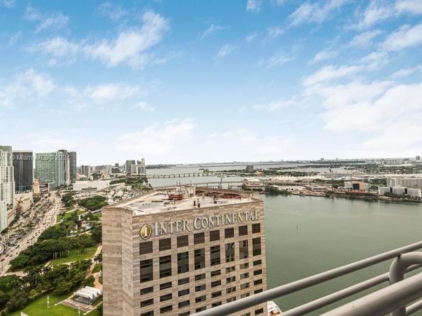 335 S Biscayne Blvd LPH02, Miami FL 33131
