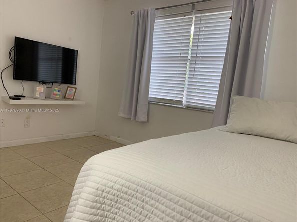 9621 Sunrise Lakes Blvd 211, Sunrise FL 33322
