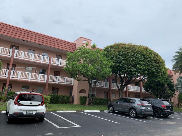 9621 Sunrise Lakes Blvd 211, Sunrise FL 33322