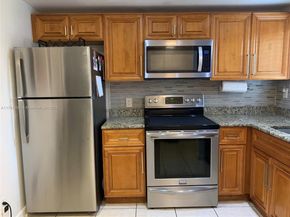 9621 Sunrise Lakes Blvd 211, Sunrise FL 33322