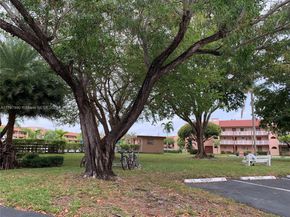 9621 Sunrise Lakes Blvd 211, Sunrise FL 33322