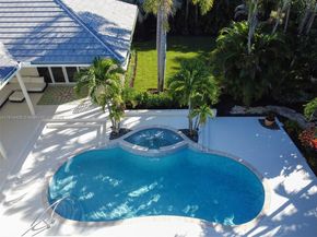 7675 Steeplechase Dr, Palm Beach Gardens FL 33418