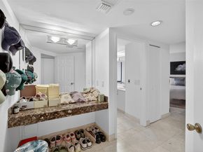 1000 Island Blvd 2105, Aventura FL 33160