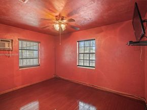 1025 Curtiss Dr, Opa-Locka FL 33054