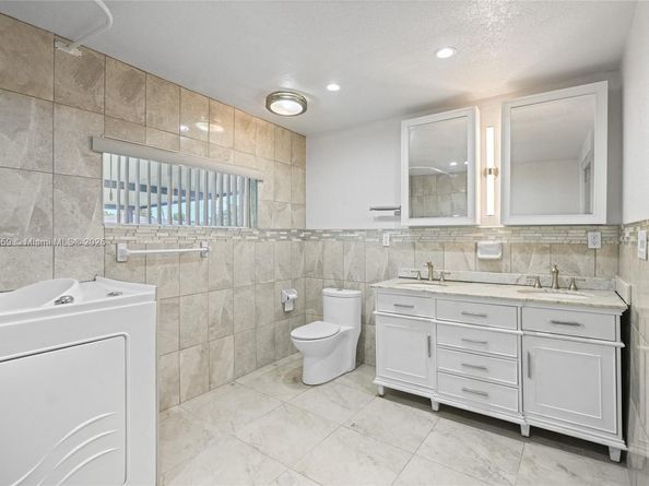 1025 Curtiss Dr, Opa-Locka FL 33054