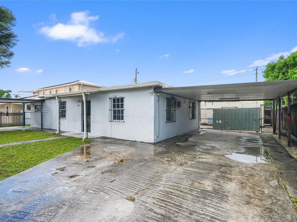 1025 Curtiss Dr, Opa-Locka FL 33054