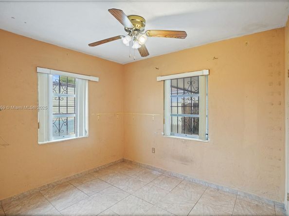1025 Curtiss Dr, Opa-Locka FL 33054