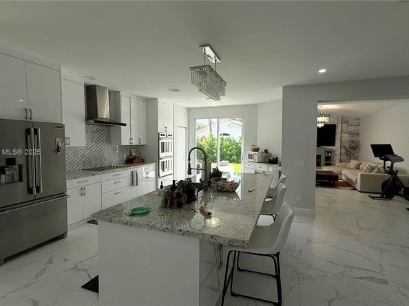212 SW 179th Ave, Pembroke Pines FL 33029