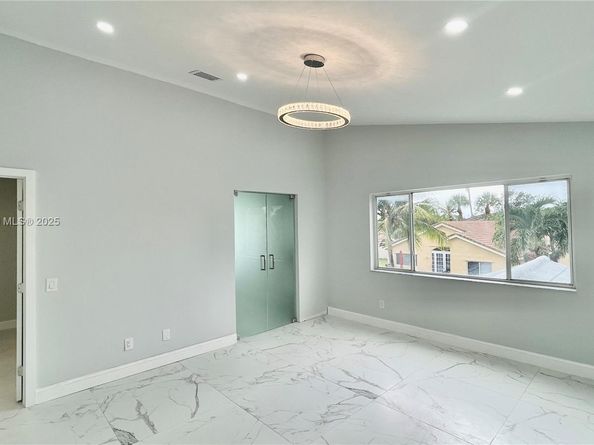 212 SW 179th Ave, Pembroke Pines FL 33029