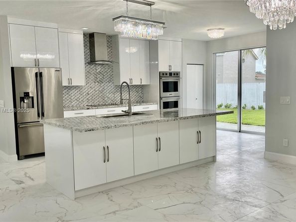 212 SW 179th Ave, Pembroke Pines FL 33029