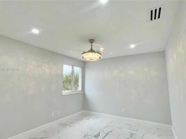 212 SW 179th Ave, Pembroke Pines FL 33029