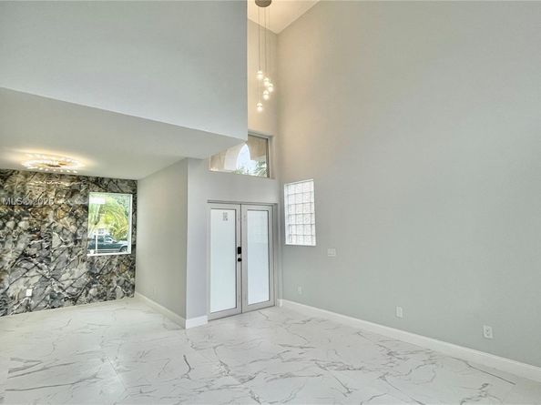 212 SW 179th Ave, Pembroke Pines FL 33029