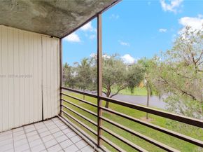 117 Royal Park Dr 3H, Oakland Park FL 33309