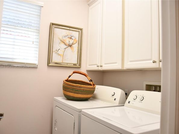 425 Pumpkin Dr, Palm Beach Gardens FL 33410
